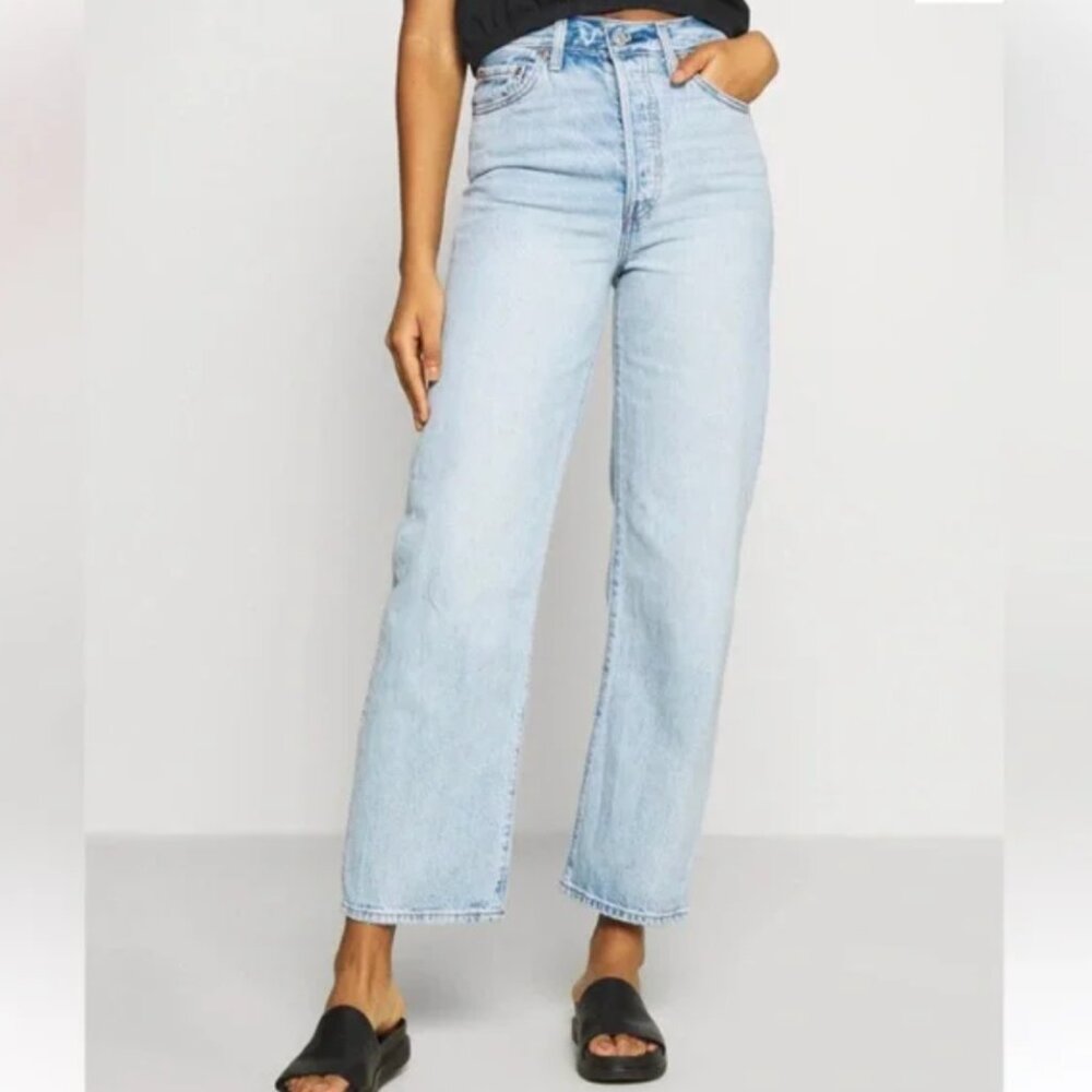 Levi’s Premium Ribcage Straight Ankle Jeans, sz 28
